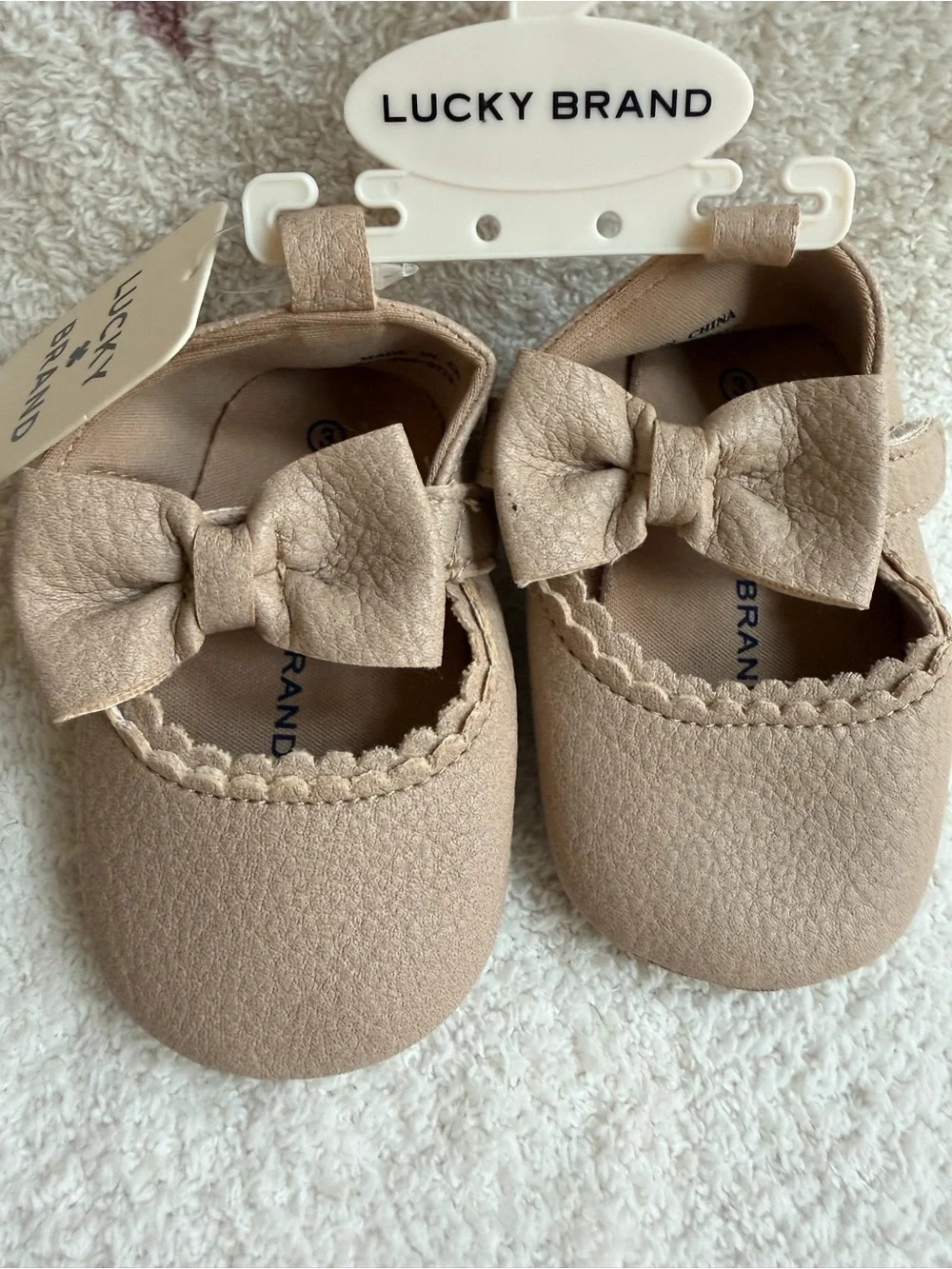Lucky Brand Baby Girls Taupe Bow Mary Jane Shoes-NWT-6-9 mo
